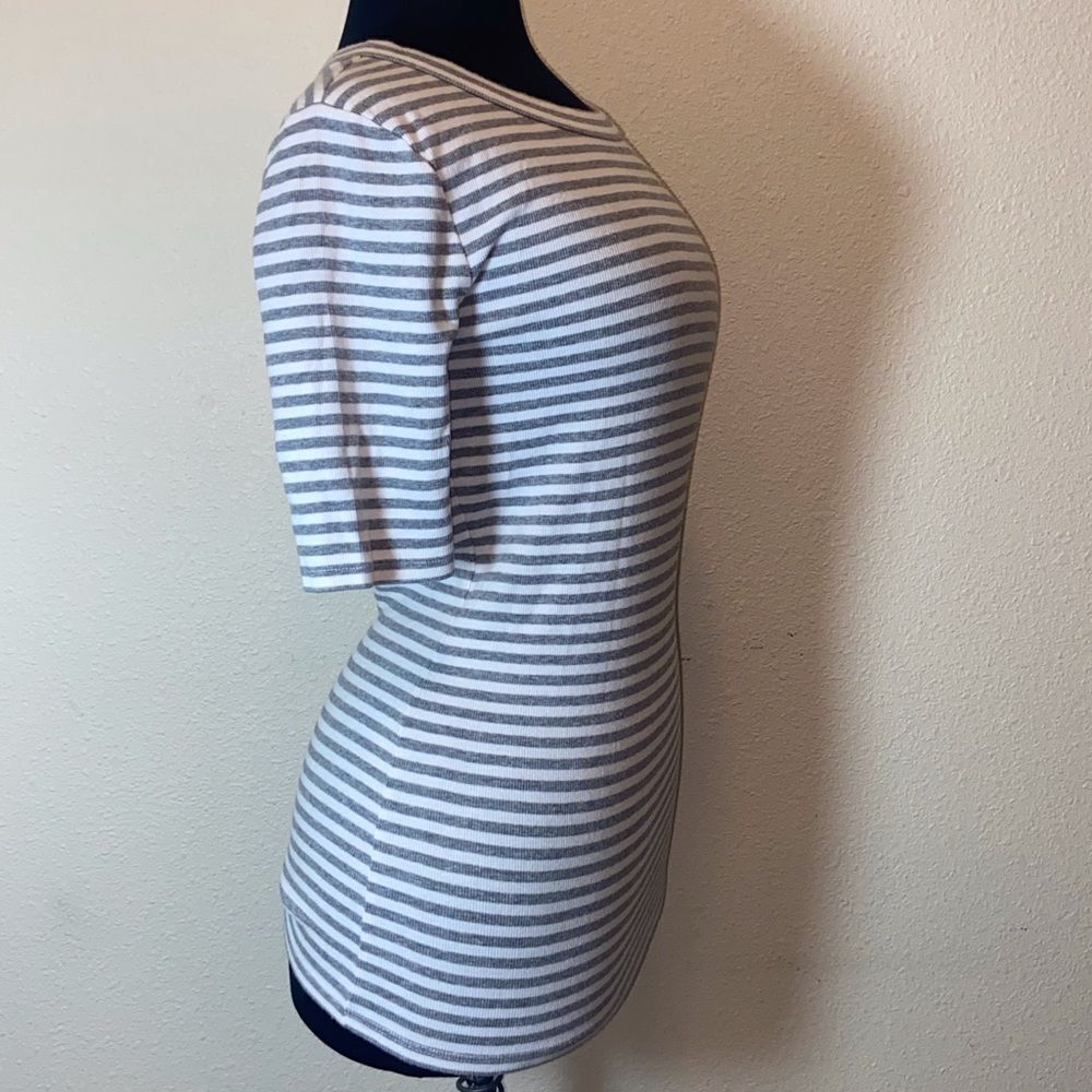 Kersh Striped Gray and White Women's Short Sleeve Top PS Stretch